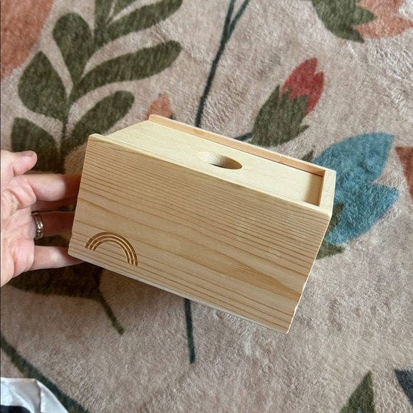 Sarah’s Silks Wooden Silk Pull Box Slide Lid Farm Cow Silk - Picture 2 of 9